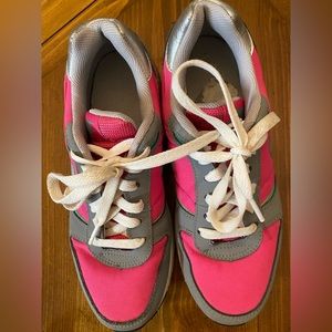 Nike Nightgazer Size 5.5